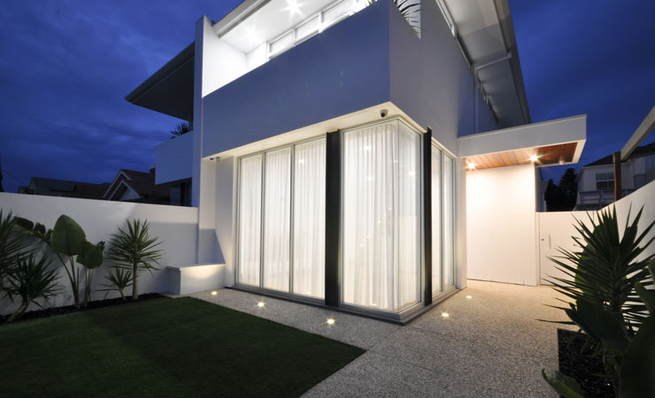 Contemporay New Build with Lift in Glenelg